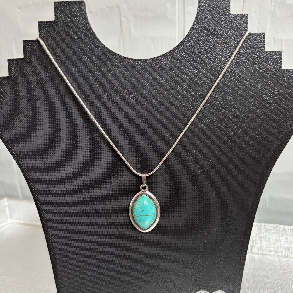5/$25 (Pick 5 items for $25 Labeled) Silvertone Turquoise Pendant Necklace